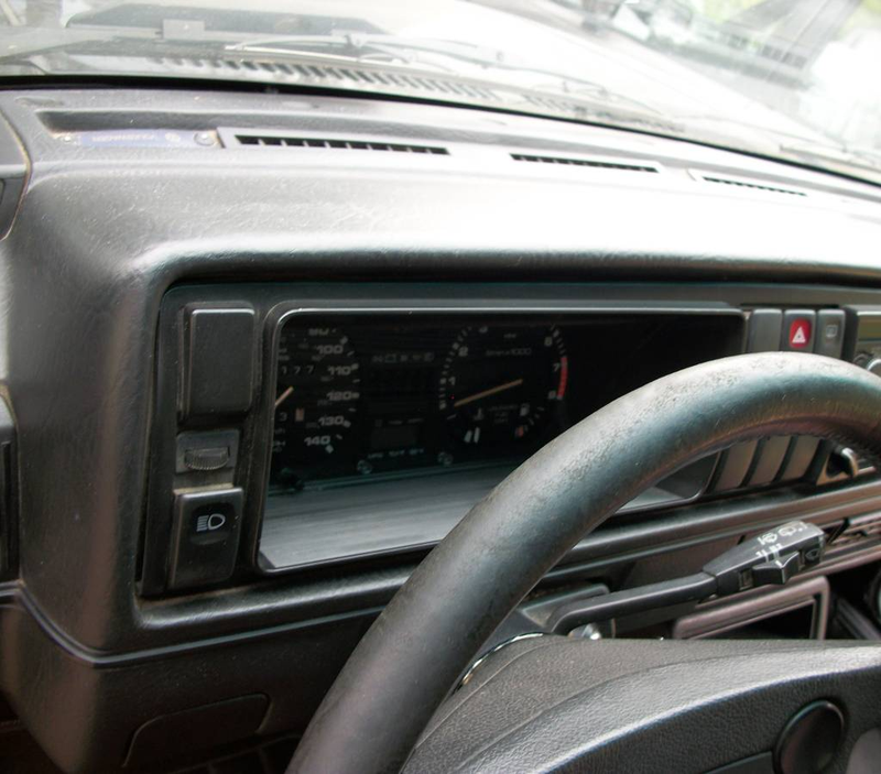 Illustration for article titled For $4,850, Could This 1987 VW GTI Hot Hatch Bring The Heat?